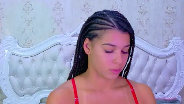 TiaraRosse online show from December 22, 12:19 pm