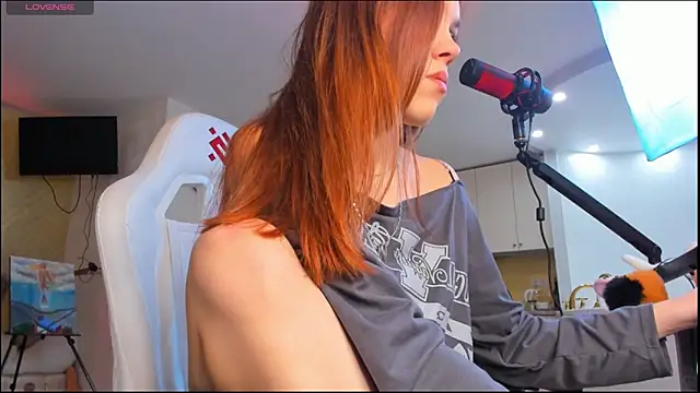 lolly red  online show from September 15, 8:05 pm