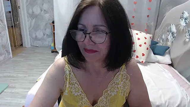 OlgaHottie online show from May 31, 12:05 am