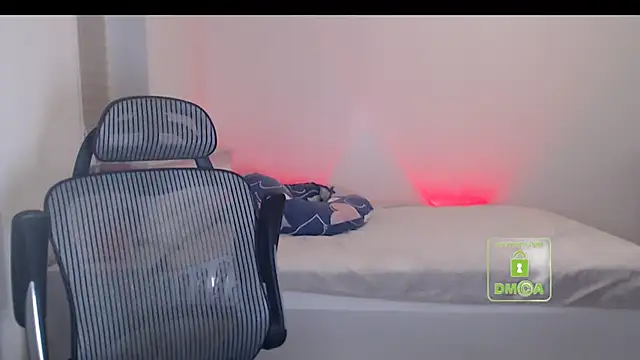 cute and hot online show from November 19, 3:45 pm