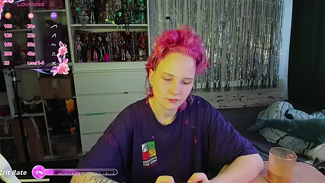 School Love online show from April 9, 7:14 am