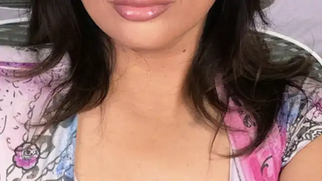 xprettysmilex online show from April 15, 7:58 pm