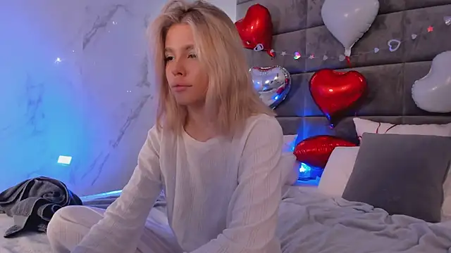 Anna Robinson online show from February 18, 1:59 am