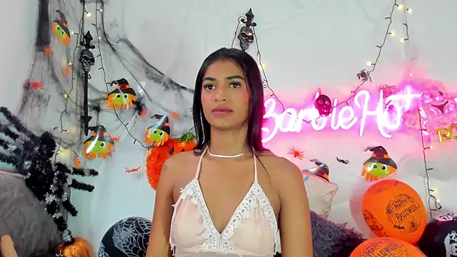 BarbieHotLaura online show from October 26, 7:42 pm