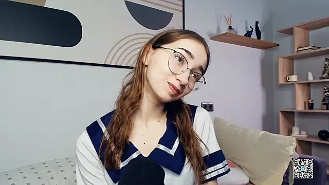 PollyBeev online show from October 11, 7:24 am