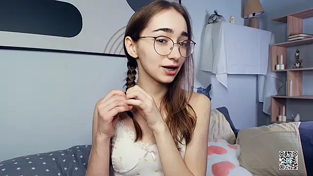 PollyBeev online show from October 26, 7:37 am