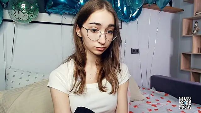 PollyBeev online show from October 12, 7:33 am