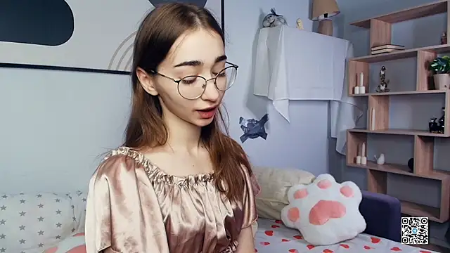 PollyBeev online show from October 24, 7:26 am