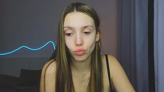 AliceSpark online show from October 10, 4:34 pm