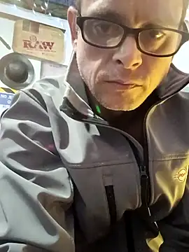 Buffshagswell online show from December 3, 4:04 am