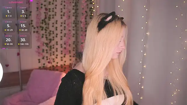 Naughty  Couplles online show from February 15, 4:17 pm