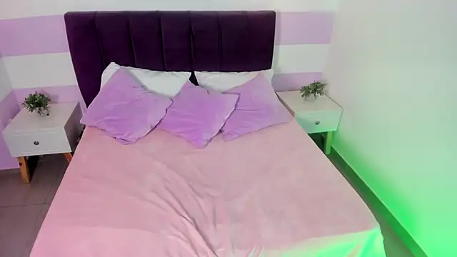 Scarlett  bell online show from February 12, 1:24 pm