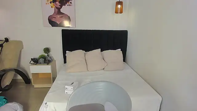 Scarlett  bell online show from October 20, 1:14 pm