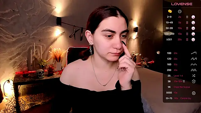 hannacheekss  online show from October 27, 1:56 am