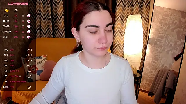 hannacheekss  online show from February 26, 2:21 am