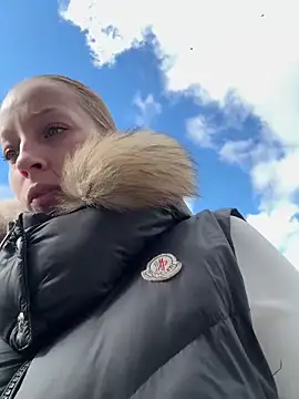 Hr Fru Olsen online show from September 17, 11:08 am