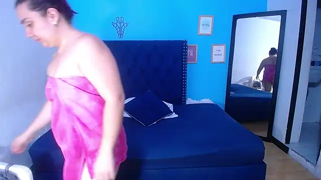 kinky redhead18 online show from December 13, 7:53 pm