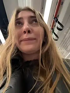 Sunny   Bunny online show from December 4, 10:50 am