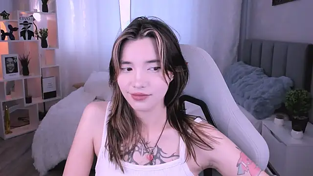as1an girlfriend online show from June 24, 3:49 am