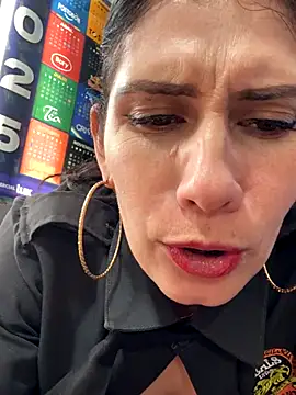 Alysson-- online show from December 18, 4:34 pm