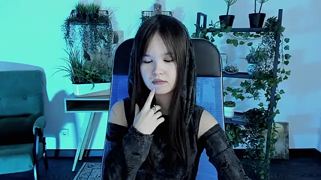 Elainebeness online show from February 28, 7:46 pm