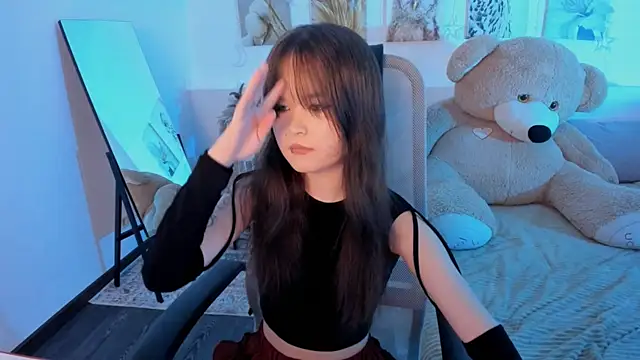 Elainebeness online show from March 31, 4:18 pm