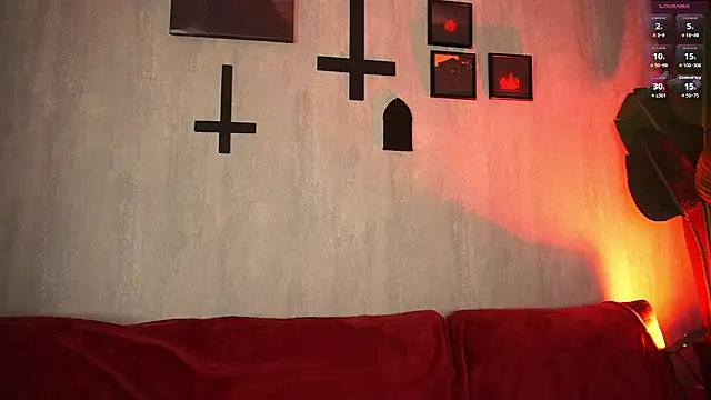 poisonivy  online show from February 22, 9:21 am