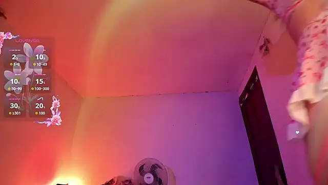 Miss oliviaa online show from October 1, 1:10 am