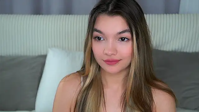 VeronaAppleberry online show from September 28, 11:26 am