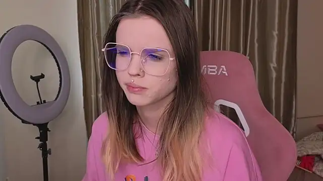 HanaMitsuri online show from April 8, 11:23 am