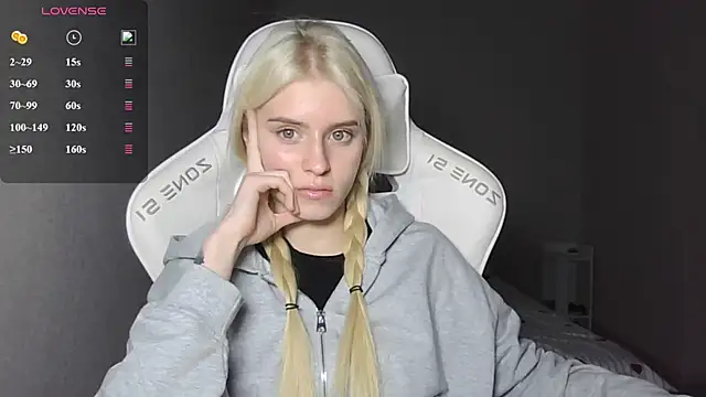 LizaKisses online show from September 8, 3:55 pm