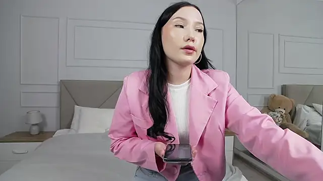 LeilaLow online show from September 16, 11:40 am