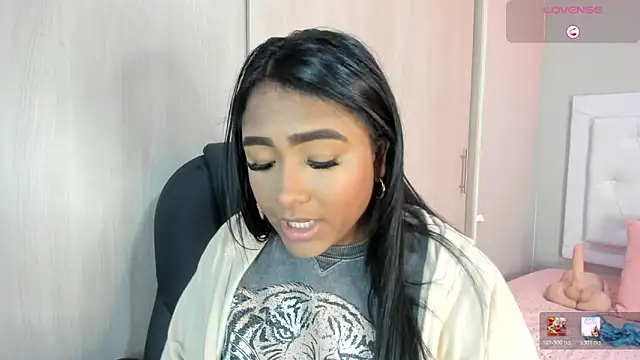 nicole  parker1 online show from February 10, 1:14 pm