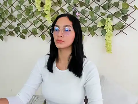 ASIAM BRUNET online show from October 8, 2:21 pm