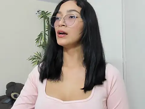 ASIAM BRUNET online show from November 27, 7:06 pm