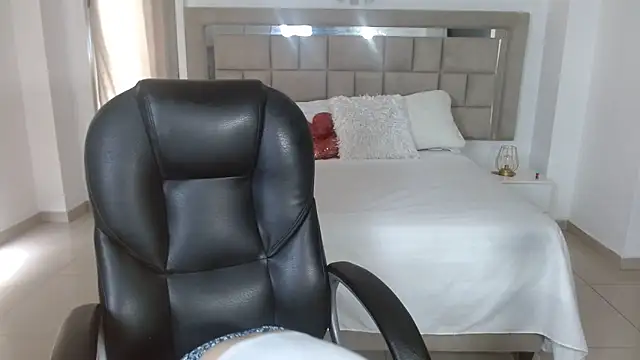 zoecruzz online show from November 20, 3:02 pm