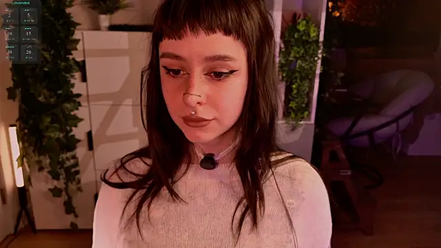 MichaellaMoon online show from April 12, 4:43 pm