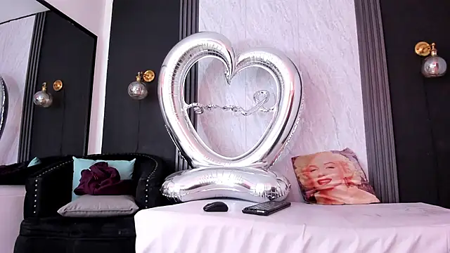 YummyDuooo online show from April 10, 11:49 am