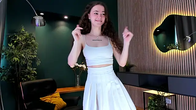 Curly Moon online show from June 30, 2:05 pm