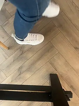 FeetVibe online show from October 19, 7:32 am