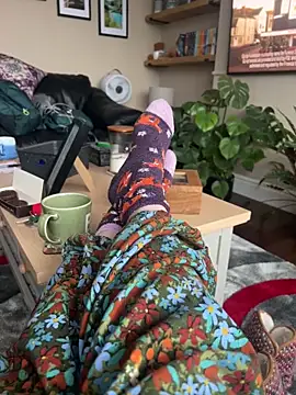 curvy-milf-abbie online show from March 8, 4:22 pm