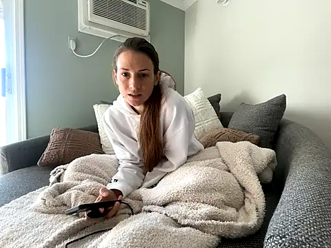 MissSwitch online show from October 1, 1:38 pm