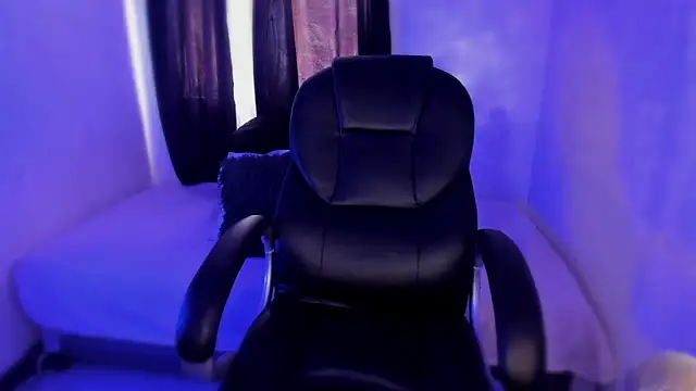 isabelithaa online show from November 10, 4:13 pm