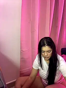 kimberlyhills1 online show from December 5, 8:43 pm