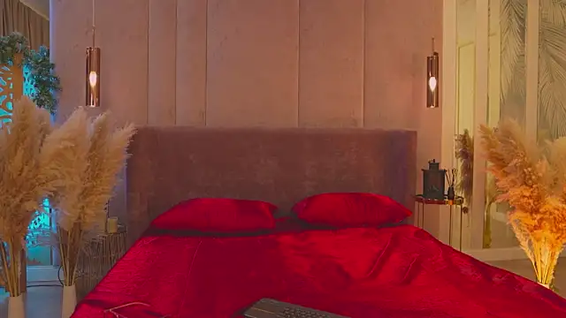 Smiley Mia online show from April 2, 5:05 am