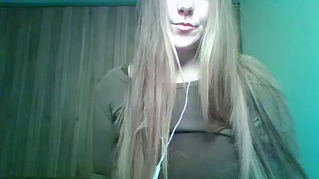 Evasapples online show from February 1, 8:40 pm