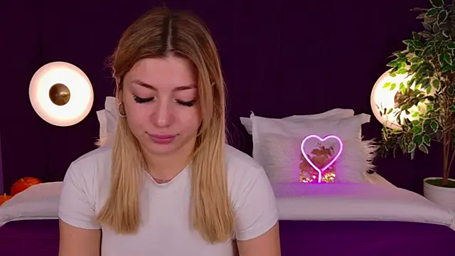 HelenaMorgan online show from October 18, 3:42 am