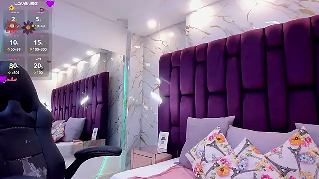 emma carterr1 online show from October 13, 8:00 pm