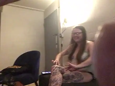 slutty guy12 online show from April 4, 3:05 am