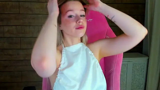 MilanaBalmain online show from March 2, 5:08 am